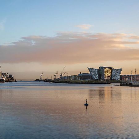 Stylish City Centre 2 Bedroom Apartment With Belfast Cityscape View Exteriör bild